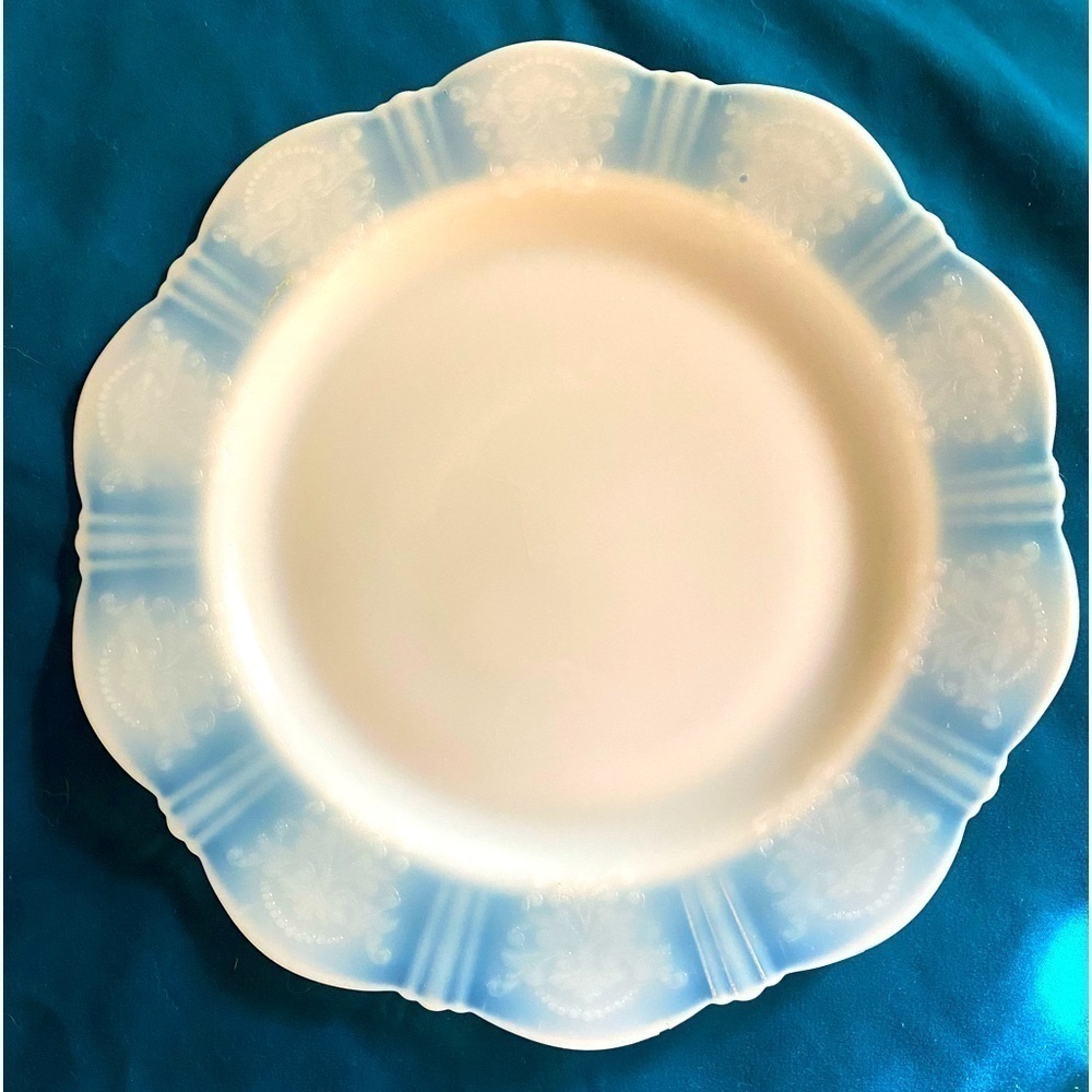 American Sweetheart Monax Depression Glass White Opalescent Dinner plate  #63